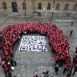 Operation-flashmob-Paris-filiere-textile-vosgienne-01