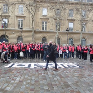 Operation-flashmob-Paris-filiere-textile-vosgienne-03