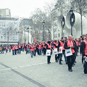 Operation-flashmob-Paris-filiere-textile-vosgienne-11