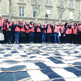 Operation-flashmob-Paris-filiere-textile-vosgienne-79