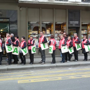 Operation-flashmob-Paris-filiere-textile-vosgienne-87